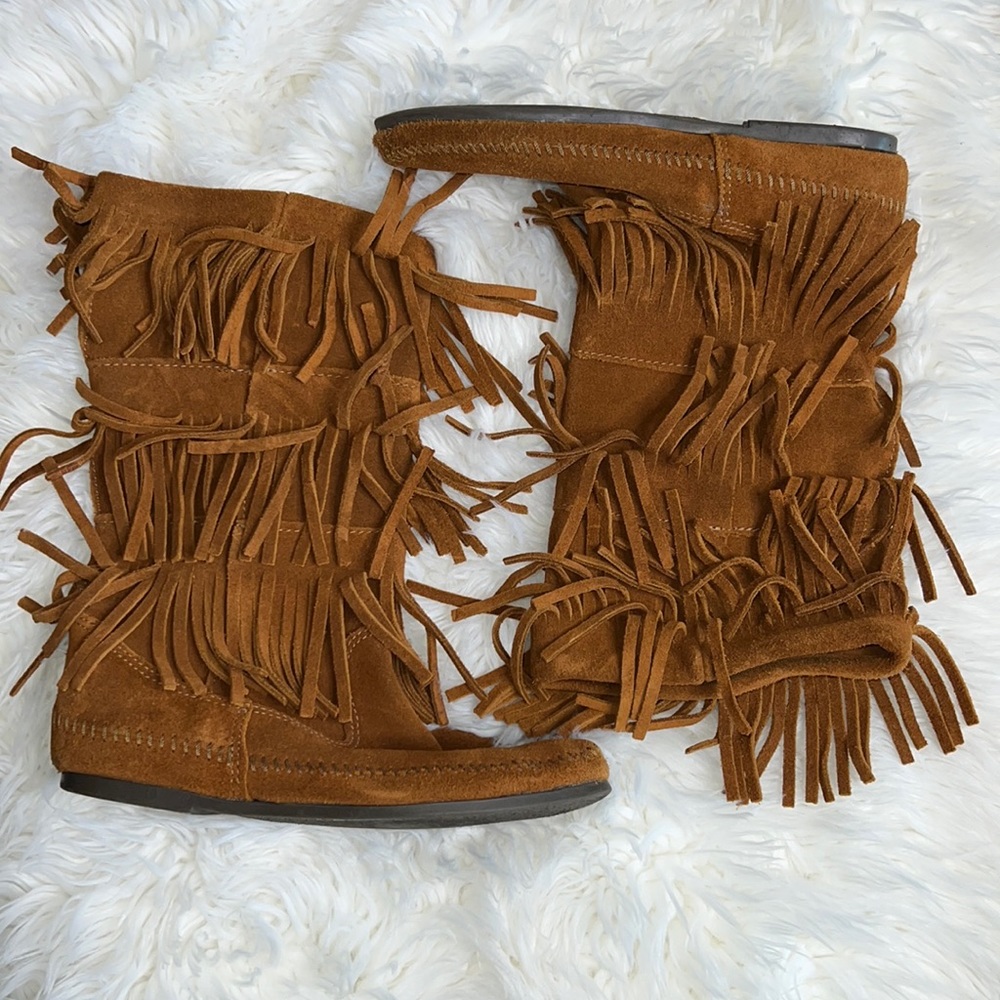 🔹 Minnetonka 3 Layer Fringe Boot